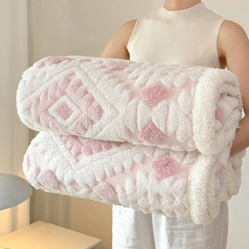 Geometric Patterned Jacquard Fleece Blanket Double Layer Thick Warm Taffeta Sofa Throw Blanket Autumn Winter Plush Bed Blanket