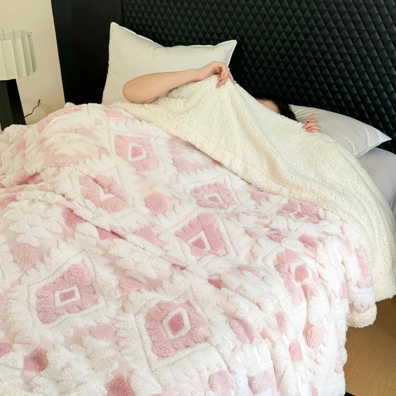 Geometric Patterned Jacquard Fleece Blanket Double Layer Thick Warm Taffeta Sofa Throw Blanket Autumn Winter Plush Bed Blanket